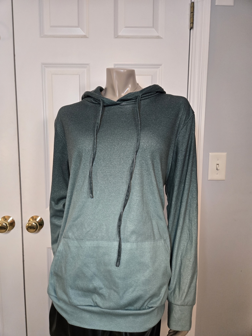 Casual Long Green Ombre Hooded Pullover with Front Pocket